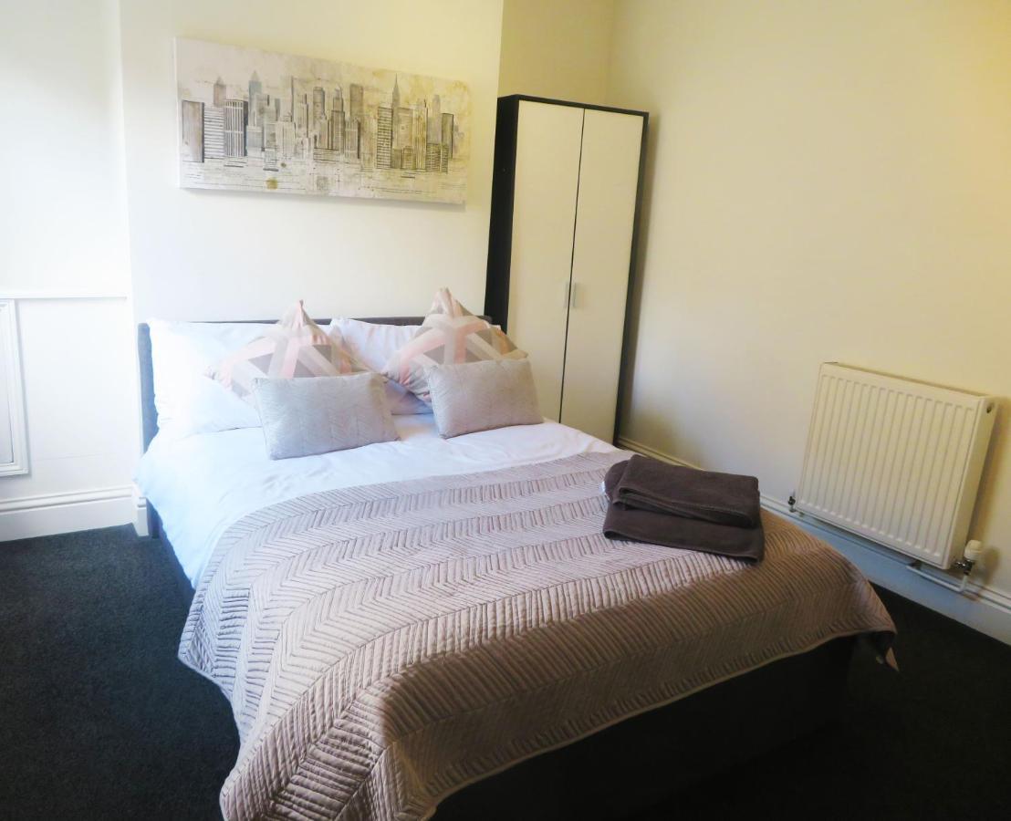 Entire 2 Bed Ground Floor Apartment Central But Quiet 纽马基特 外观 照片