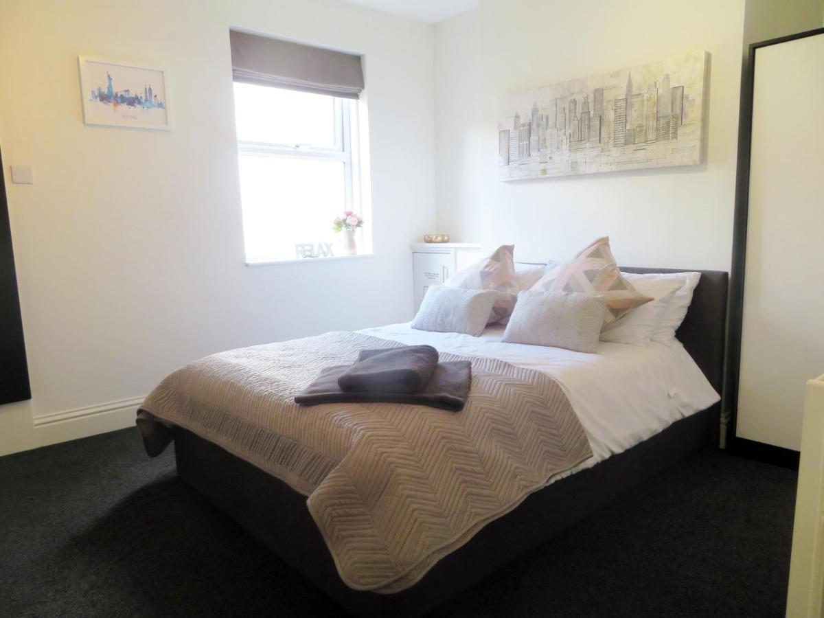 Entire 2 Bed Ground Floor Apartment Central But Quiet 纽马基特 外观 照片